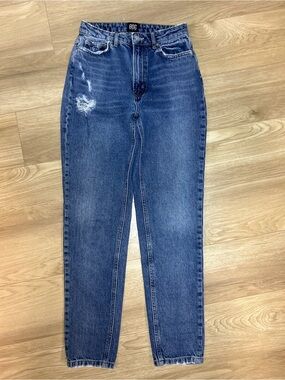 BDG High-Rise Mom Jeans in Medium Blue Wash